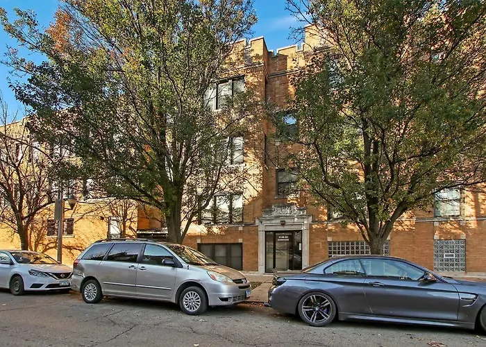 Comfortable 2br - Sunnyside 2f Apartment Chicago